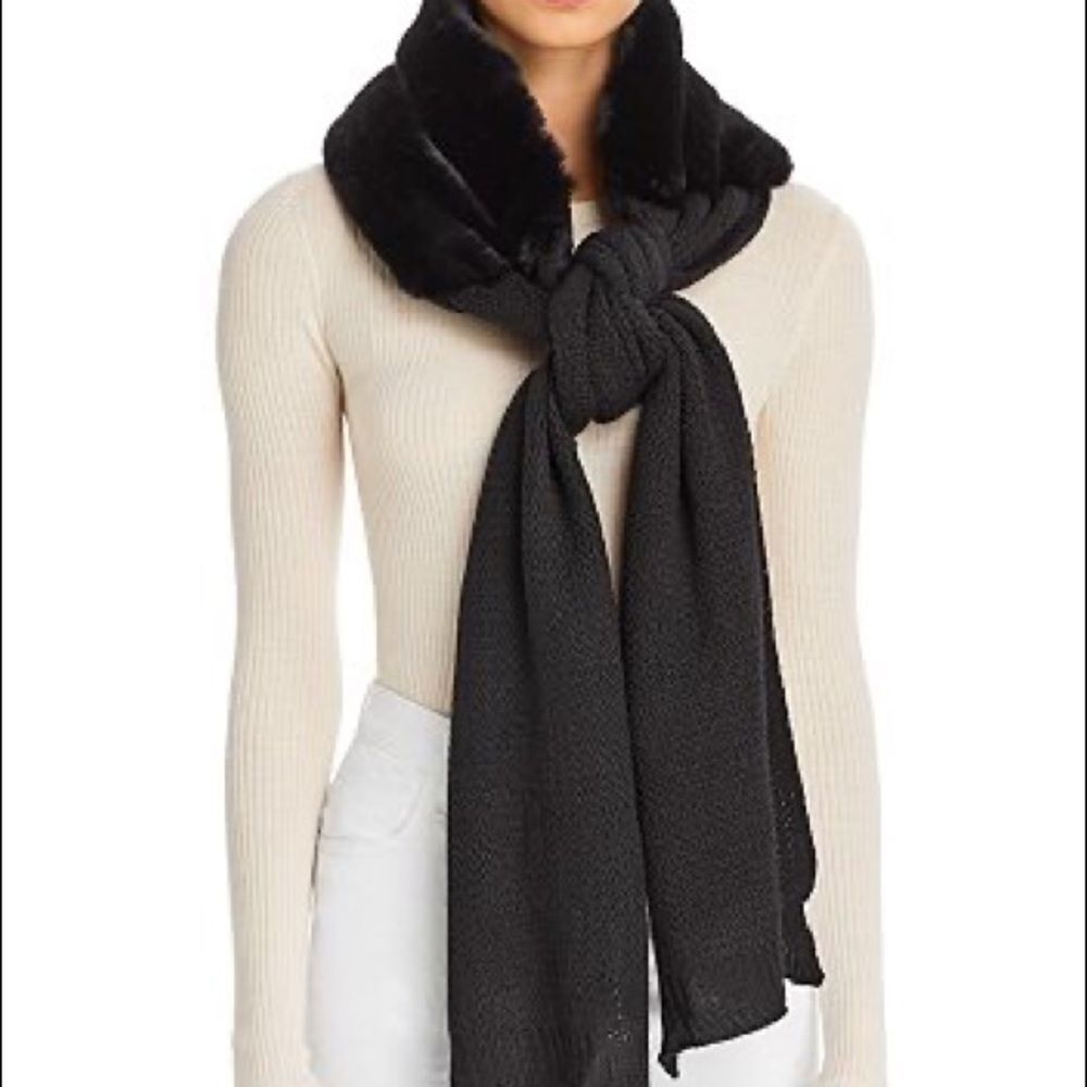 Echo
Faux Fur Knit Scarf